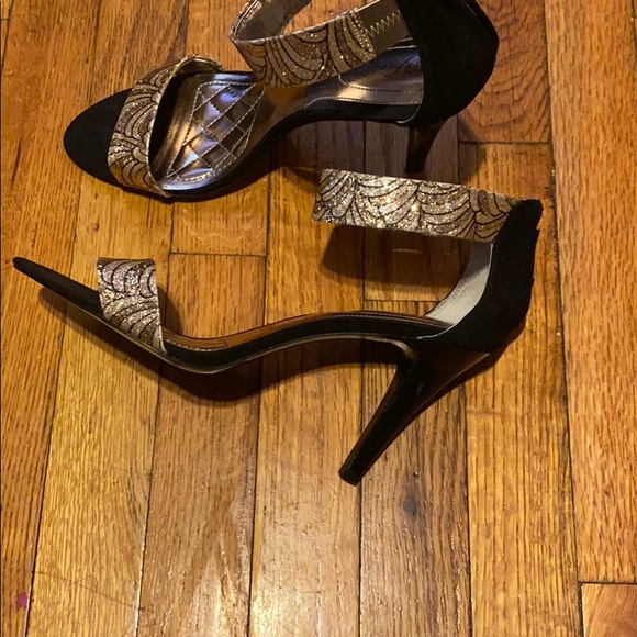 Shoes - Picture 2 of 3